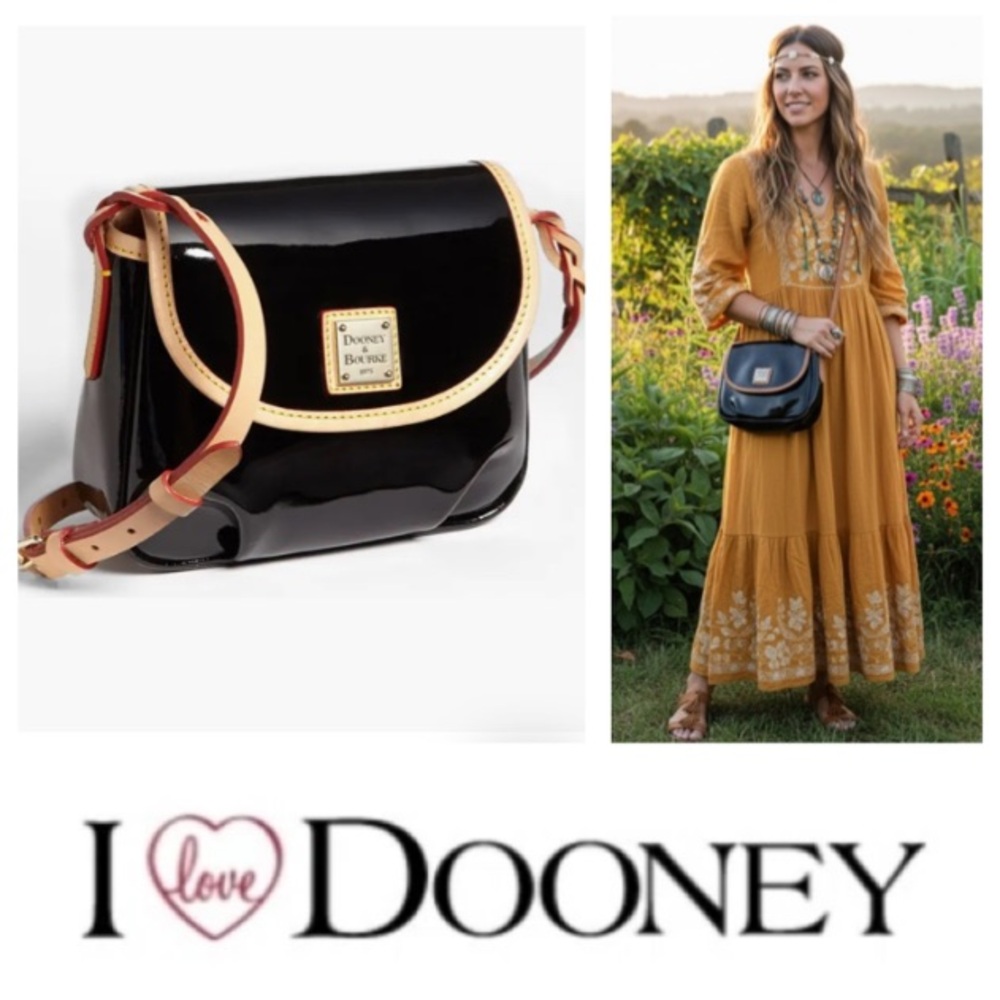 LIKE NEW!  Dooney & Bourke Patent Leather Crossbody Bag